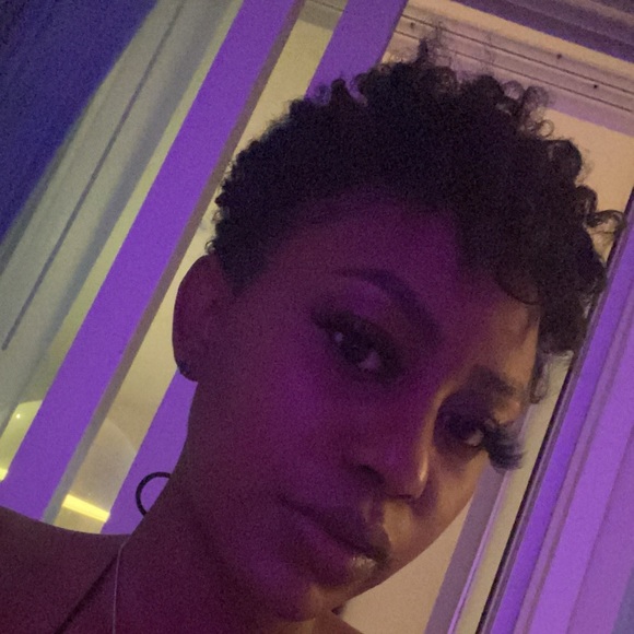 Meet your Posher, Jessica - Picture 1 of 1